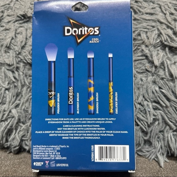 🥰🥰 Doritos Cool Ranch Cosmetic Brush Set 🥰🥰 - Picture 2 of 3